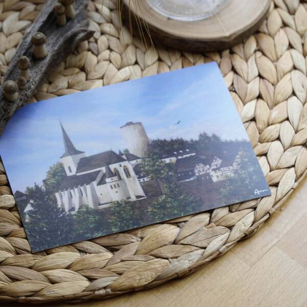 Karte von der Burg Reifferscheid in der Eifel. Perfekt als Geschenk oder Souvenir aus der Eifel von Künstlerin Ayleen Mertens
