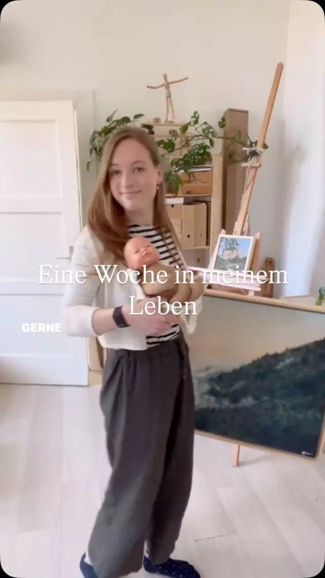 Ihr hattet euch einen Einblick in meinen Arbeitsalltag gewünscht und hier kommt er…Soweit man das als Alltag bezeichnen kann 🤱🏼.

Ich habe versucht, einen verständlichen und ehrlichen Überblick zu verschaffen, aber natürlich ist das hier nur ein kleiner und stark zusammengeschnittener  Bruchteil von dem, was die Woche bereit hielt.
Viel Spaß damit ✌🏻

#atelier #kunst #hebamme #vlog